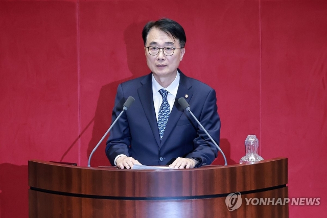 인사말하는 더불어민주당 김준환 의원 [연합 자료]