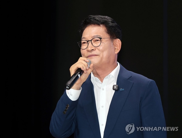더불어민주당 송영길 당 대표 후보가 10일 전주 치명자산 성지 평화의전당에서 열린 '전북 필승 결의대회'에서 발언하고 있다. (연합)