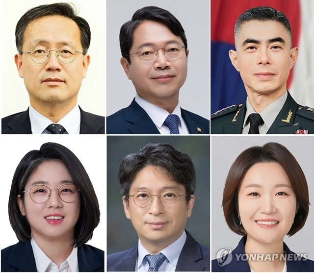 청와대는 이재명 대통령이 30일 경제부총리 겸 재정경제부 장관을 포함한 6곳의 장관 후보자를 지명했다고 밝혔다. 윗줄 왼쪽부터 재정경재부 장관 후보로 지명된 이형일 1차관, 법무부 장관 후보로 지명된 더불어민주당 김승원 의원, 국방부 장관 후보로 지명된 강신철 전 연합사 부사령관. 아랫줄 왼쪽부터 성평등가족부 장관 후보로 지명된 기본소득당 용혜인 의원, 국토부 장관 후보로 지명된 홍지선 2차관, 중소벤처기업부 장관 후보로 지명된 민주당 이소영 의원. [청와대 제공=연합]