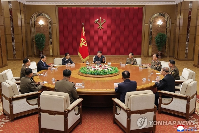 북한 조선중앙통신은 노동당 중앙군사위원회 제9기 제2차회의가 29일에 진행되었다고 30일 보도했다. 김정은 북한 국무위원장이 회의를 지도했다고 통신은 전했다.(평양 조선중앙통신=연합)