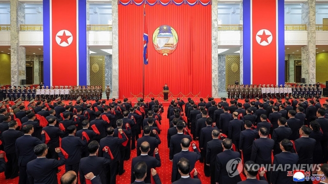 김정은 북한 국무위원장이 참석한 가운데 정권 수립 78주년 기념일(9·9절)을 맞아 국기게양식 및 중앙선서모임이 지난 9일 평양의사당에서 엄숙히 진행됐다고 조선중앙통신이 10일 보도했다.(평양 조선중앙통신=연합)